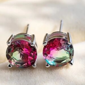 Tourmaline stud earrings / Sterling silver.